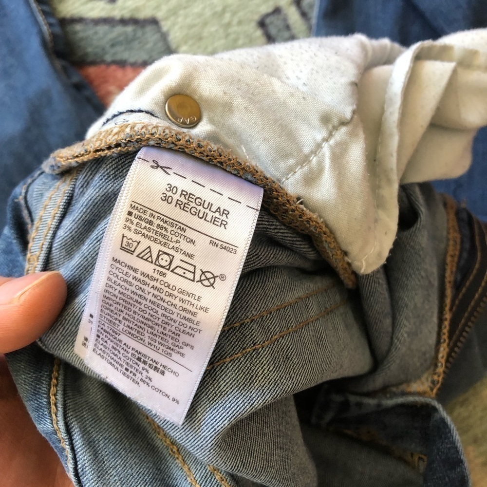 Tapered Gap Skinny Jeans - Picture 4 of 4